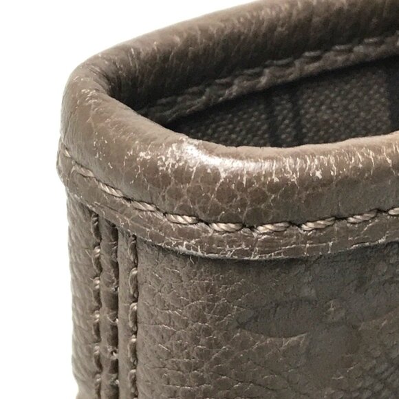 LOUIS VUITTON Brown Monogram Tote Bag - Picture 5 of 9